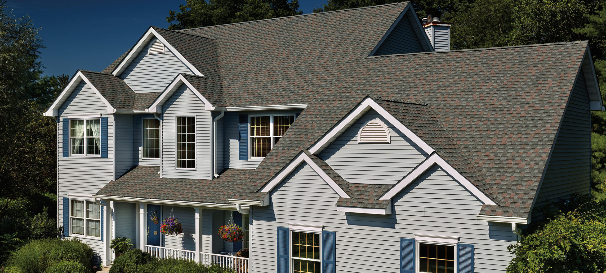 GAF_Timberline_HD_Williamsburg_Slate_House_HERO_2880x1300D
